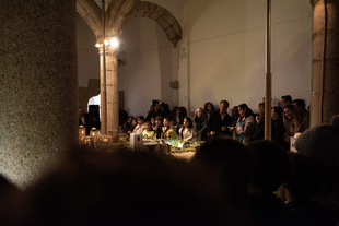 Alumnado de los colegios públicos Las Delicias y Ribera del Marco encienden las luces del Belén Monumental de la Diputación de Cáceres