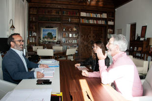 El presidente de la Diputación se reúne con representantes de la Asociación empresarial del Valle del Jerte (ASEVAJE)