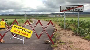 Gallardo confía en reabrir esta semana o la próxima las cinco carreteras que siguen cortadas por las lluvias en la provincia