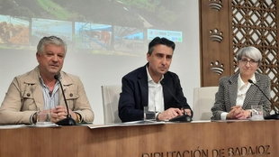 La Feria de la Dehesa y la Ganadera de Oliva de la Frontera aúnan rutas ciclistas o de contrabandistas con apicultura