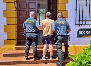 Detenido un vecino de Santa Marta de los Barros por una veintena de robos en vehículos en localidades pacenses