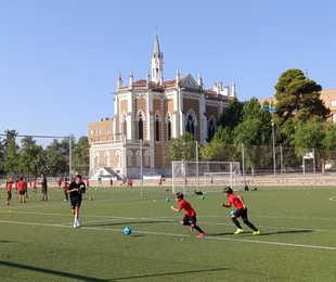 El Atlético de Madrid reúne a 60 jóvenes futbolistas en su segundo campus en Villafranca de los Barros
