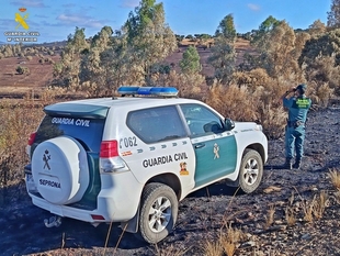 Investigado por imprudencia el conductor de una cosechadora que provocó en Hornachos un incendio forestal