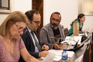 La corporación de Diputación de Cáceres al completo levanta la voz para exigir el alto el fuego inmediato en Gaza y luchar contra el racismo