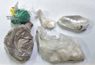 Detenida una vecina de Azuaga tras ser sorprendida con 50 gramos de cocaína y heroína en un coche