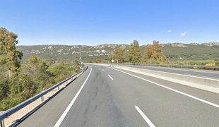 La rehabilitación del firme de la A-5 en la provincia de Badajoz seguirá afectando al tráfico hasta el 5 de septiembre
