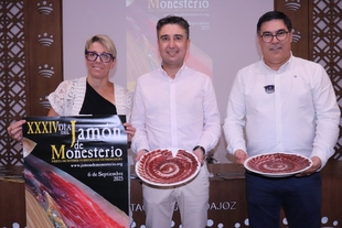 Monesterio celebra su XXXIV Día del Jamón con el reparto de casi 3.000 bocadillos