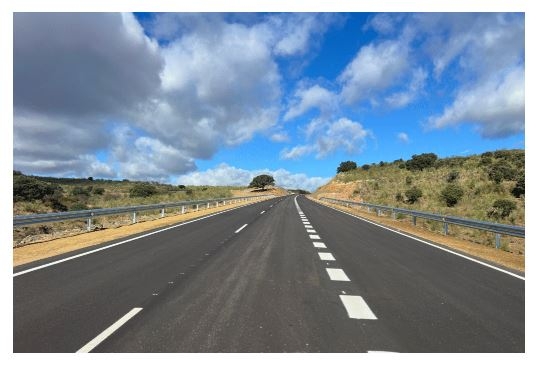 Concluido el acondicionamiento de la carretera CC-429, de Logrosán a Ex-116