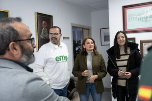 La Asociación de Esclerosis Múltiple de Extremadura recoge la recaudación de la XII Carrera Popular Solidaria de la Guardia Civil