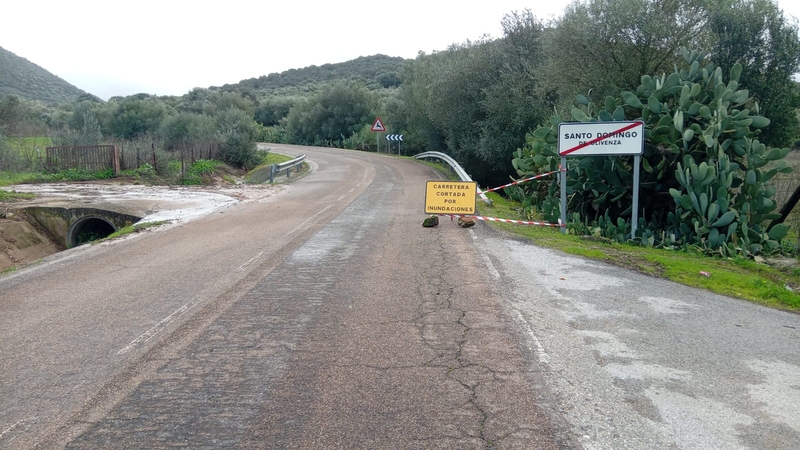 Cuatro carreteras provinciales permanecen cortadas al tráfico por los efectos de la borrasca
