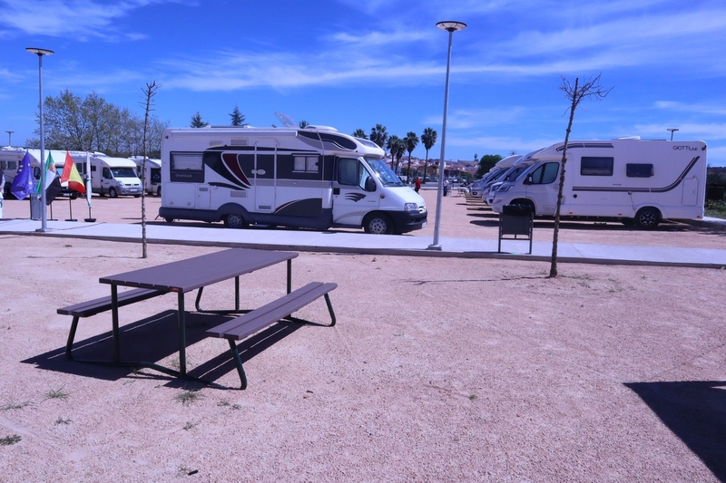 La Diputación inaugura el nuevo parking de autocaravanas en Valverde de Leganés