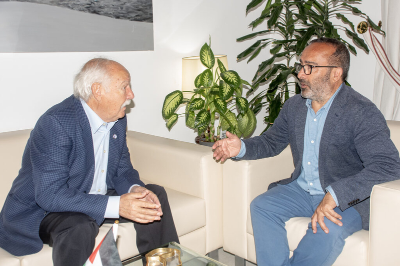 Diputación de Cáceres profundiza en la colaboración con el CCMI y crea unas becas para licenciados en el sector de la biomedicina