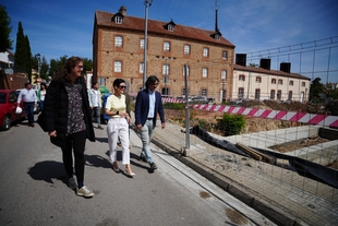 La presidenta de la Diputación visita las obras de ampliación de la escuela de música de Villafranca de los Barros