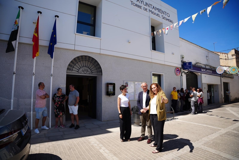 Inaugurado el nuevo Ayuntamiento de Torre de Miguel Sesmero