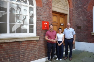 Raquel del Puerto traslada al Instituto Cervantes de Londres iniciativas para preservar y difundir el patrimonio lingüístico extremeño