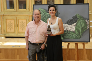 La Asociación Cultural Extremeña Zurbarán de Badalona reconoce a Raquel del Puerto como ‘Extremeña del Año’