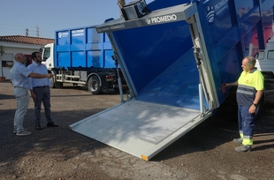 Promedio refuerza la recogida de enseres con tres nuevas cajas equipadas con plataformas elevadoras