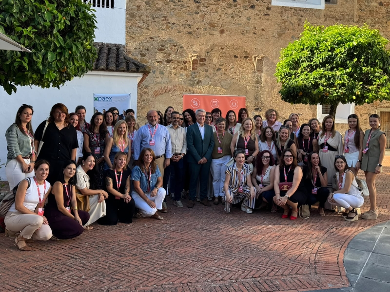 El primer Desayuno EME reúne en Olivenza a medio centenar de empresarias y emprendedoras de la provincia