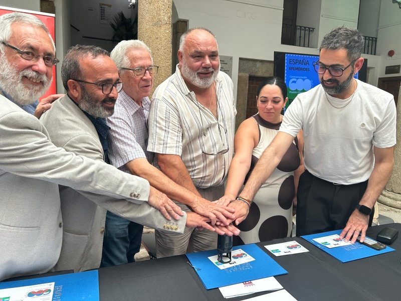 Miguel Ángel Morales reivindica el legado del pueblo gitano en la presentación del sello conmemorativo por los 600 años de su llegada a España