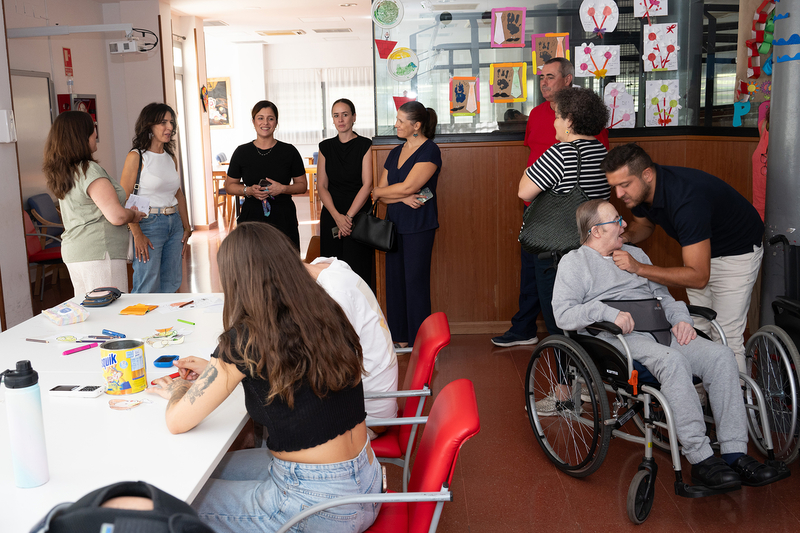 La asociación de atención e integración de personas con discapacidad intelectual Novaforma contará con un vehículo adaptado