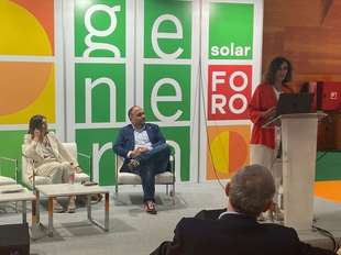 Olga García destaca la capacidad de Extremadura para combinar el desarrollo fotovoltaico con la biodiversidad