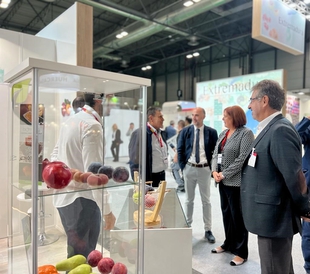 Begoña García apoya al sector hortofrutícola de la región en una nueva edición de la Fruit Attraction