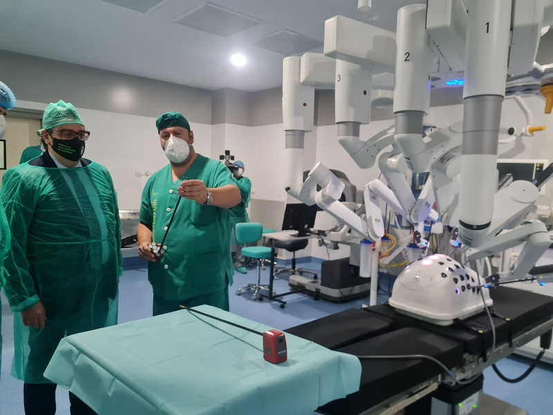 La Junta continúa su apuesta por la alta tecnología sanitaria implantando la cirugía robótica en el SES