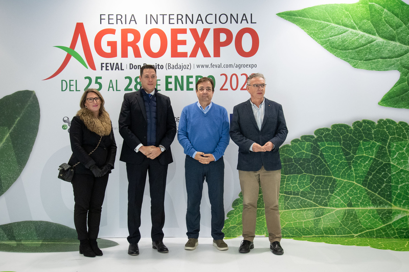El presidente de la Junta visita la Feria Internacional Agroexpo 2023