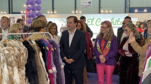 Ms de 1.800 personas visitan la II Feria de Empresarias de Extremadura celebrada en Don Benito