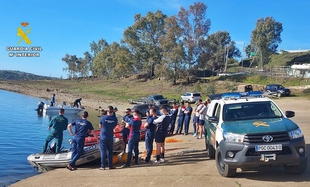El Grupo de Actividades Subacuticas de la Guardia Civil en Extremadura forman a Unidades de las Fuerzas Armadas