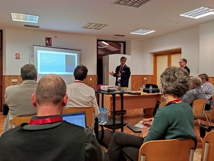 El Censyra comparte en un foro europeo actuaciones para conservar razas de ganado amenazadas como la vaca Blanca Cacerea y la gallina Extremea Azul