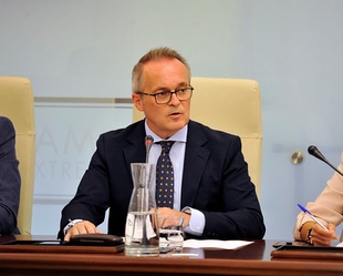 El consejero de Infraestructuras denuncia que Extremadura perder este ao 30 millones de euros de fondos europeos por la 'falta de gestin''