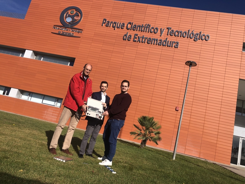 Una empresa desarrolla una tecnología pionera para reparar baterías de vehículos eléctricos gracias a la financiación de la Junta de Extremadura