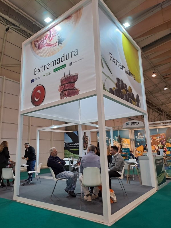 Extremadura promociona la riqueza de su sector agroalimentario en la Feria Internacional de Lisboa