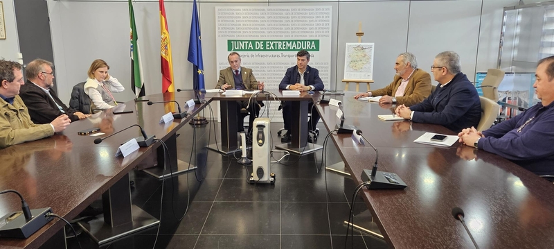 La Junta convocará un concurso para gestionar nuevas estaciones de ITV y unidades móviles por la demanda de inspecciones