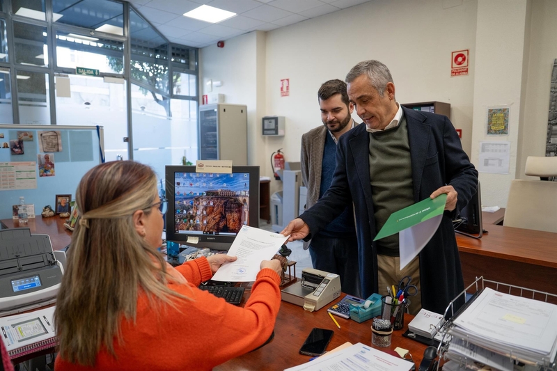 Vox pide la comparecencia de Vara y la exconsejera Begoña García Bernal en la comisión de investigación sobre el regadío