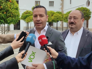 Vox anima a Guardiola a un pacto con el PSOE tras su rechazo a derogar la Ley LGTBI: 'está al lado de la izquierda'