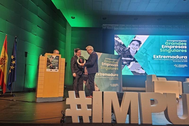 Santamaría agradece la labor de los empresarios que están 'provocando el cambio en Extremadura'