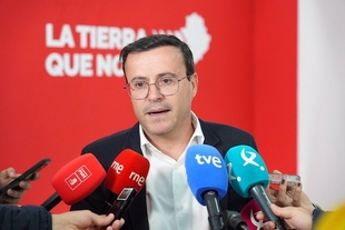Miguel Ángel Gallardo recogió este miércoles su credencial como diputado en la Asamblea de Extremadura y ya es aforado