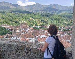 Una revista argentina de ocio y viajes visita Extremadura para difundir su naturaleza, cultura y gastronomía