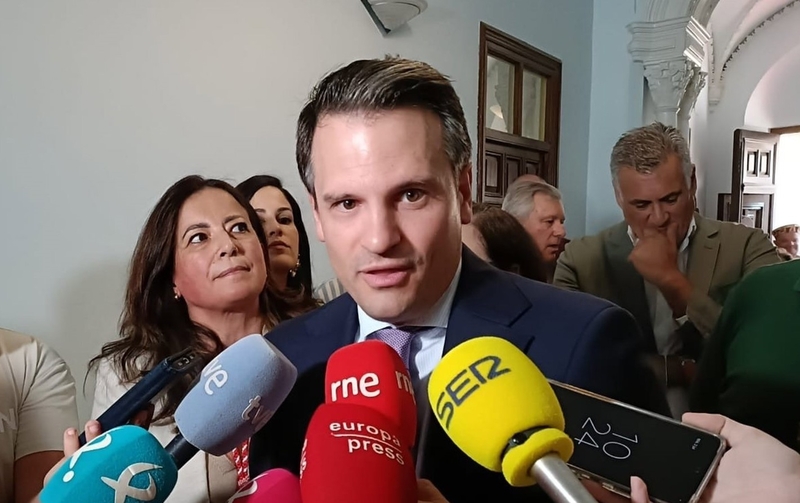 Bautista ve ''infantilismo político'' en Gallardo al apuntar al PP para no ''dar la cara por su maniobra'' de aforarse