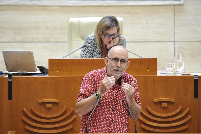 PP y Vox tumban una propuesta para crear una oficina anticorrupción porque Extremadura tiene un gobierno 'honrado'