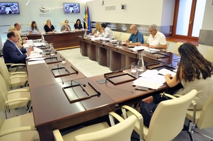 Los grupos parlamentarios extremeños se muestran en contra del acuerdo sobre la financiación singular para Cataluña