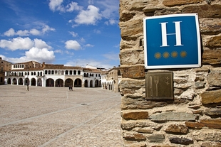 Los viajeros internacionales alojados en los hoteles de Extremadura crecen el 15% en junio