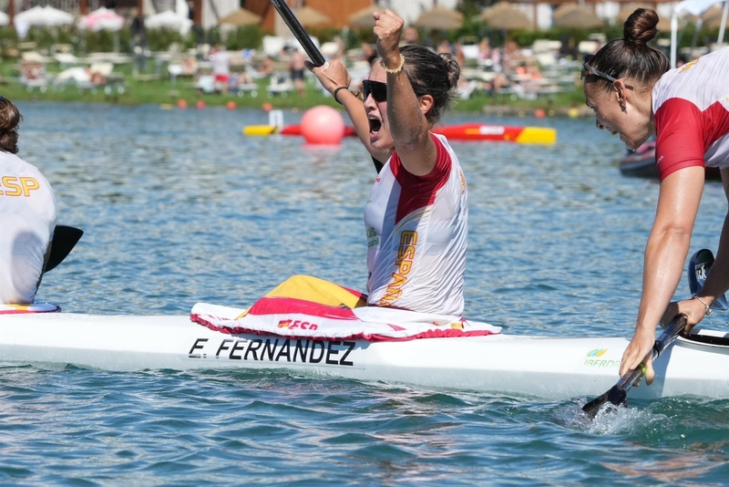 La palista emeritense Estefanía Fernández se proclama campeona del mundo con el K4 500 español