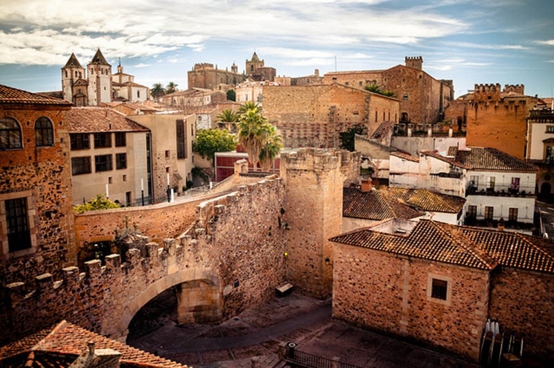 El PSOE de Extremadura critica la caída del turismo hotelero en julio y acusa a la Junta de 'maquillar los datos'