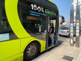 El uso del transporte urbano por autobús aumenta un 9,1% en julio en Extremadura