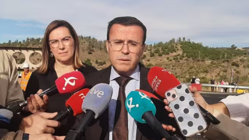 Gallardo exige por carta a las propietarias de Almaraz que soliciten al Gobierno la prórroga de la central