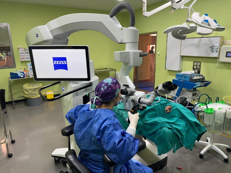 El SES renueva el microscopio quirúrgico para el Servicio de Otorrinolaringología del Hospital de Coria después de 30 años