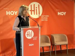Victoria Bazaga reivindica el modelo turístico de Extremadura y reclama mejoras en las infraestructuras de transporte para seguir creciendo